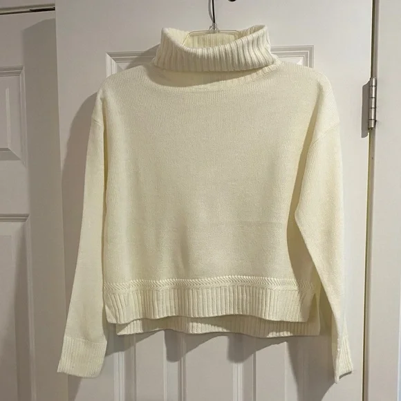 Wild Fable Cream Turtleneck Sweater - Picture 1 of 4